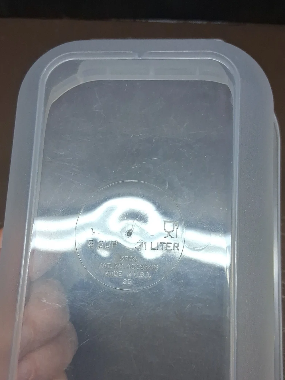 Rubbermaid 2.4Qt., Super Seal‎ 16oz., Press Seal 3 Cup Set.